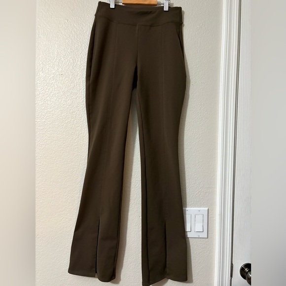 ALO Yoga Airbrush High Waist Flutter Leggings. Chocolate Brown Flare w Split. - Picture 12 of 16